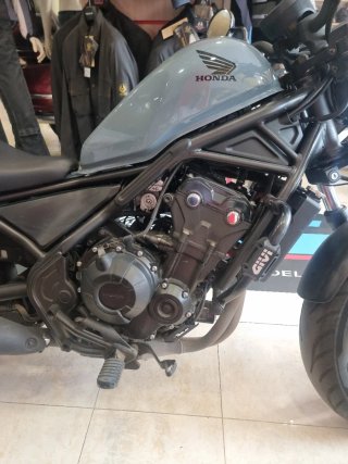 Honda Rebel 500 Gris