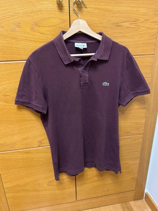 Polo Lacoste burdeos hombre