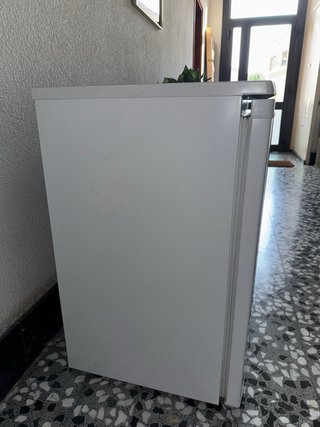 Congelador Vertical Benavent BCVT-W de 68L