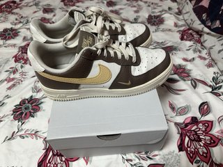 Zapatillas Nike Air Force 1 Marrón y Blanco