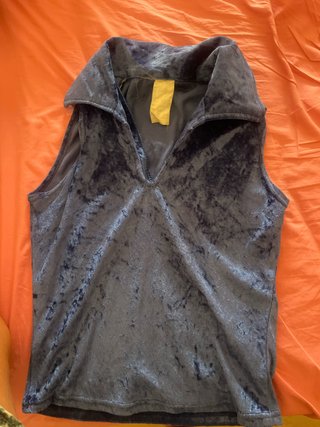 Camiseta terciopelo azul sin mangas