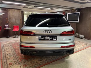 Audi Q7 Black line plus 50 TDI 210kWq. tip.