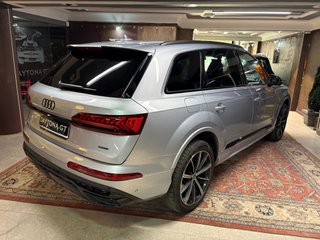 Audi Q7 Black line plus 50 TDI 210kWq. tip.