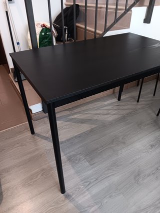 Mesa comedor fuerte