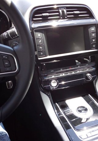 Jaguar XE 2018. Pure Aut. Motor averiado. 77.300 K