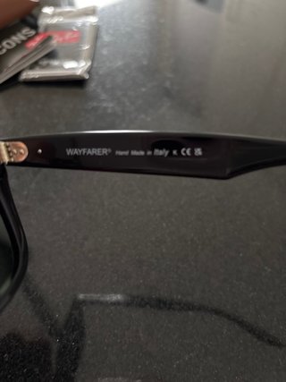Gafas de sol Rayban clasicas negras .