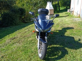 Yamaha Fazer 600 gris