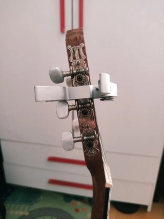 Guitarra Clásica Electroacústica con Afinador