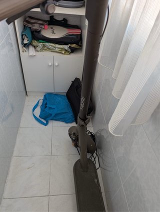 Monopatín eléctrico poco usado