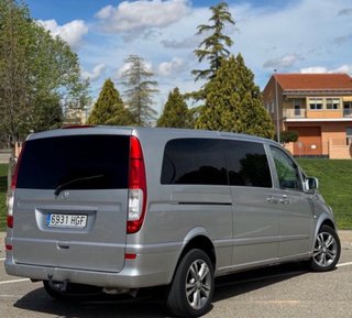 Alquiler furgoneta Mercedes 9 plazas sin conductor