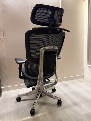 Silla ergonómica de oficina con reposapiés, reposa