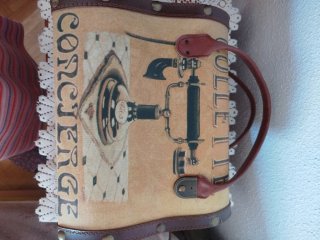 Baúl decorativo vintage teléfono