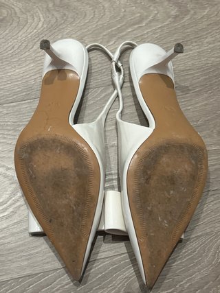 Tacones Zara blancos con lazo elegantes