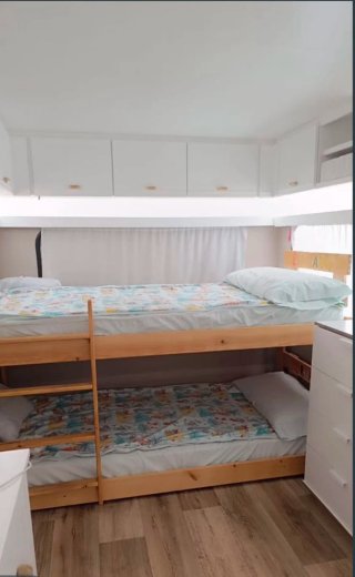 Caravana Knaus Sudwind 530-Parcela Camping Trillas