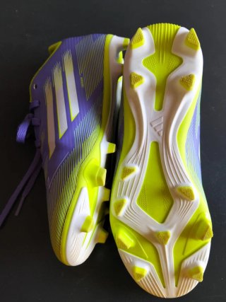 Botas de fútbol Adidas F50 niño. Esplugues de Llob