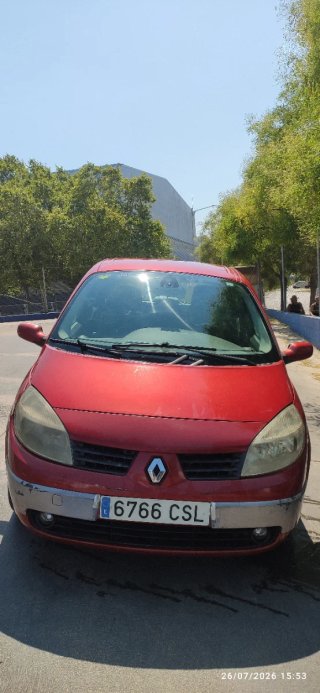 Coche rojo 5 puertas