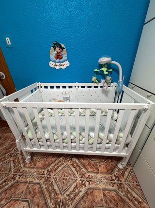 Cuna colecho con protector de cuna y colchón