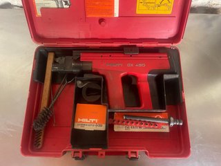 Pistola Hilti DX 450 con accesorios