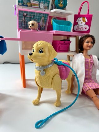 Clínica Veterinaria Barbie + Muñeca y Animales
