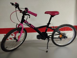 Bicicleta niña B'TWIN rosa y negra
