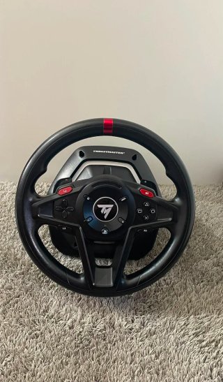 Volante Thrustmaster para PS5 / PS4 / PC + Pedales