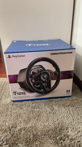 Volante Thrustmaster para PS5 / PS4 / PC + Pedales