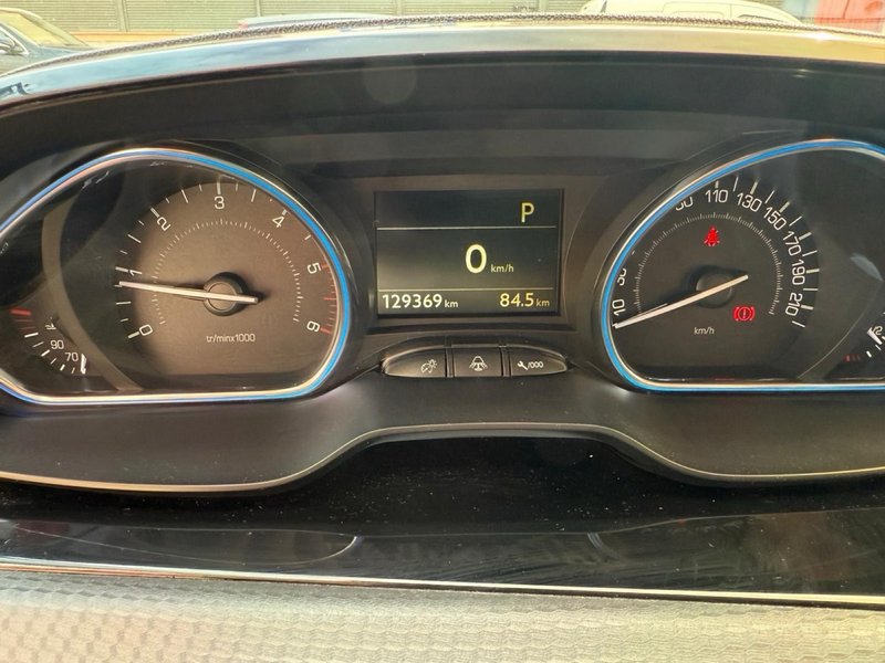 Peugeot 2008 1.6 BlueHDI S&S Allure 2019, foto 15
