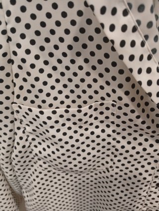 Camisa Zara lunares blanca y negra Talla XS