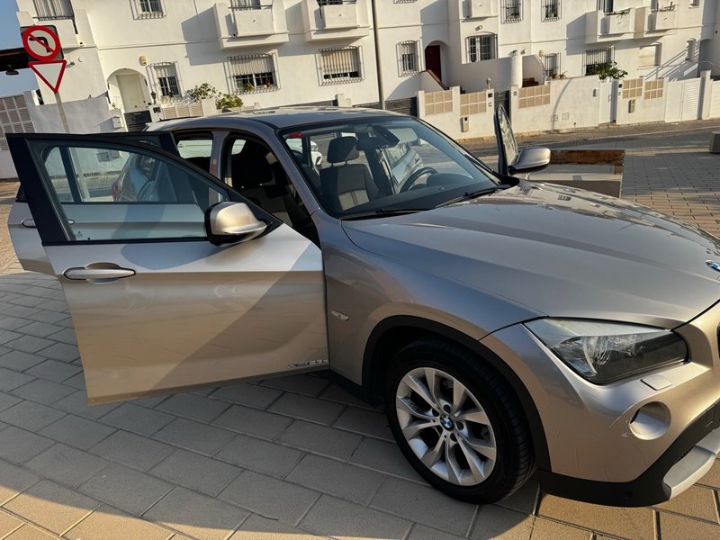 BMW X1 2011 - foto 1