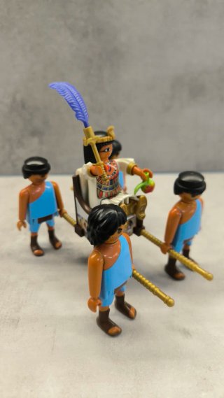 Playmobil Cleopatra con trono y esclavos