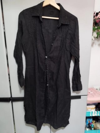 Lote de varias prendas Camisa larga negra con boto