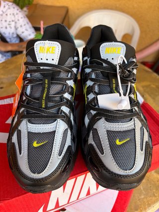 Nike P-6000 Negro Gris Amarillo