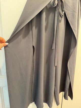 Pantalón Zara fluido tipo pareo gris