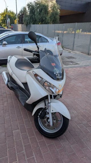 Suzuki Burgman 125 Blanca