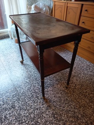Mesa ratona de madera