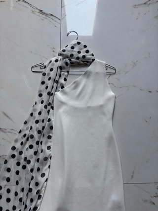 Mini vestito Zara con foulard pois