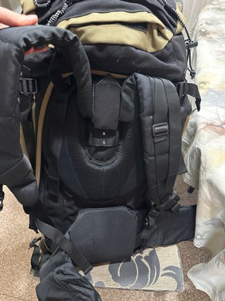 Mochila Clandestine 50L Beige/Negra