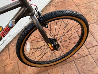 Bicicleta BMX Haro pistol estilo wheli