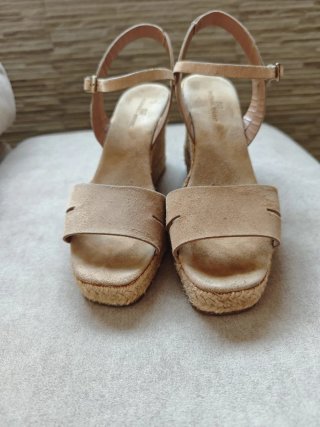 Alpargatas cuña beige y marrón