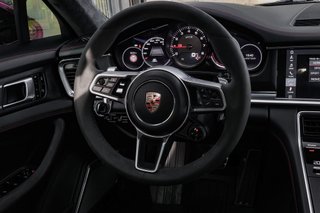 Porsche Panamera GTS Sport Turismo