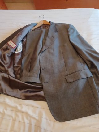 Traje de caballero gris