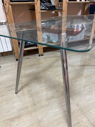 Mesa de cristal diseño moderno
