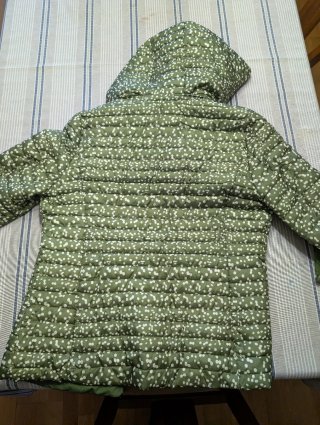 Chaqueta plumífero verde M lunares