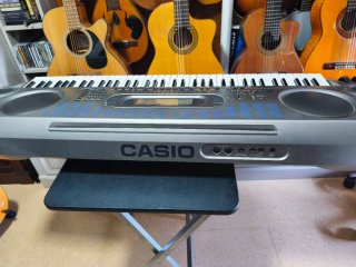 Órgano Casio WK