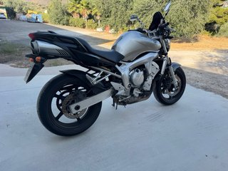 Yamaha FZ6 Naked Plata
