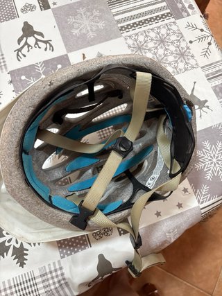 Casco de bici Giro amarillo