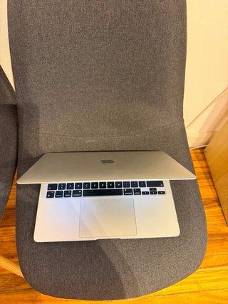 MacBook Air 13 8GB RAM 256GB SSD