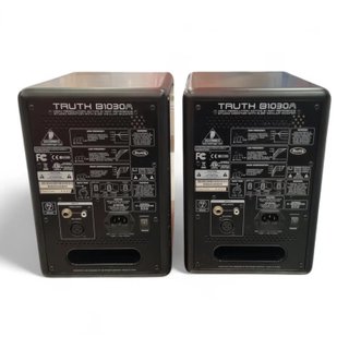 PAREJA DE MONITORES DE ESTUDIO BEHRINGER TRUTH B1030A + ALIMENTACION