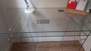 Mesa de estudio La Oca cristal y metal