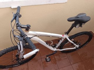 2 Bicicletas Scott y Specialized+ 2 cascos
